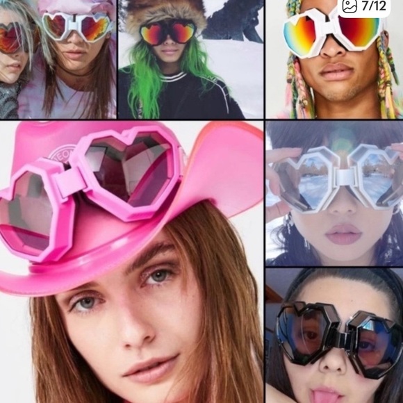 Oversized Barbie Sparkle Hearts Goggles - Picture 6 of 6